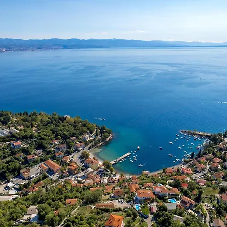 아파트 Blue N' & Sun Inbetween