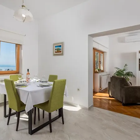 Blue N' & Sun Inbetween Апартаменты *